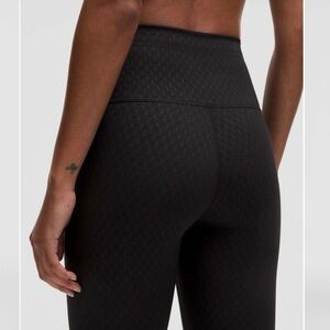 Wunder Train High Rise Tight 25”. Geo Tile Emboss Black. *Everlux Fabric. NWT!!